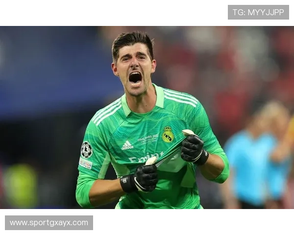 库尔图瓦荣膺世界最佳门将，彰显守门艺术巅峰