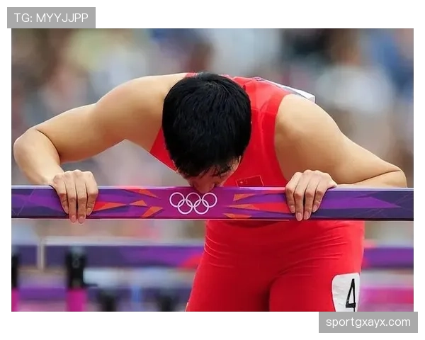 泳池传奇莱扎克压轴逆转 美国队惊险卫冕男子4x100米自由泳接力